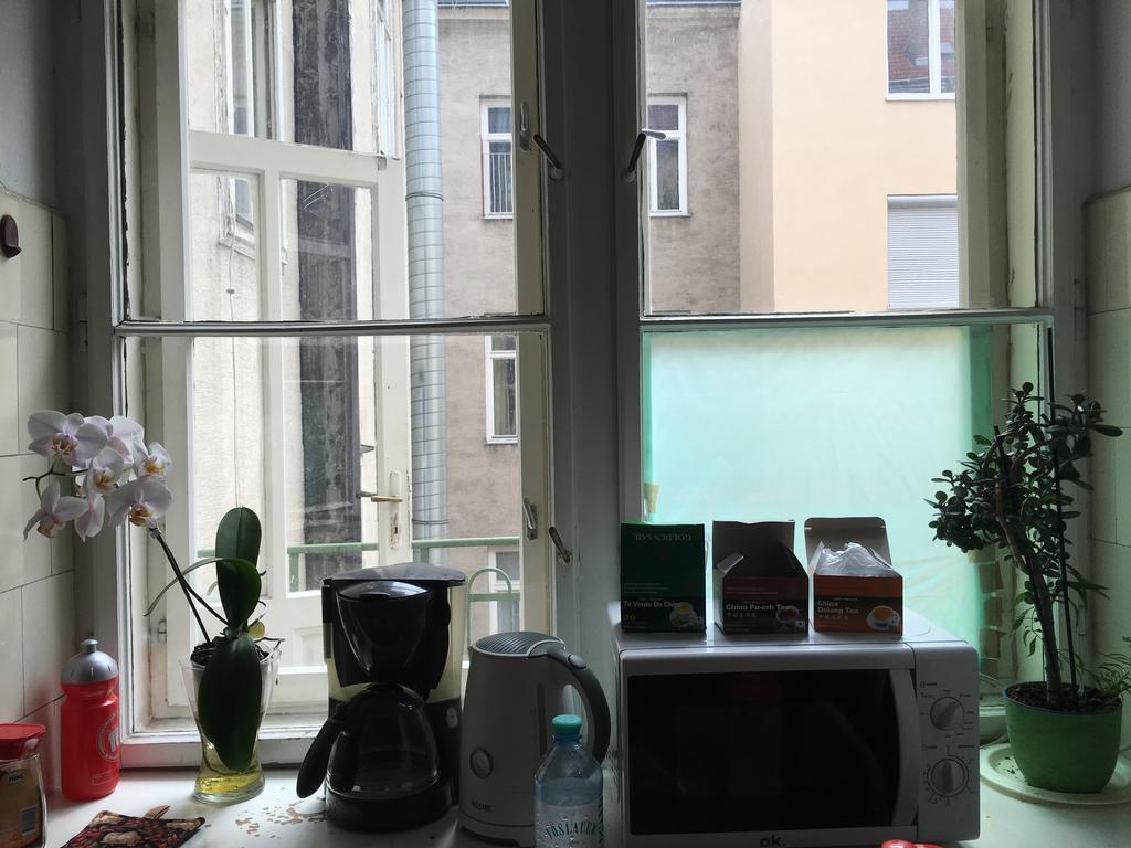 Chichilli Hostel Vienna Exterior photo