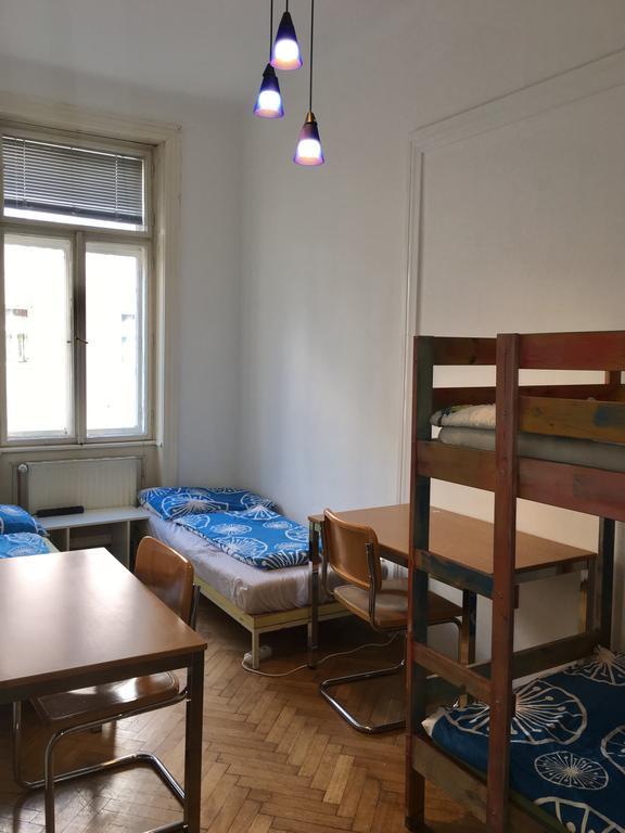 Chichilli Hostel Vienna Exterior photo