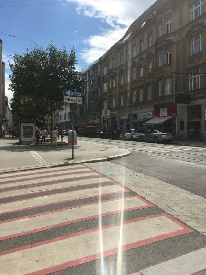 Chichilli Hostel Vienna Exterior photo